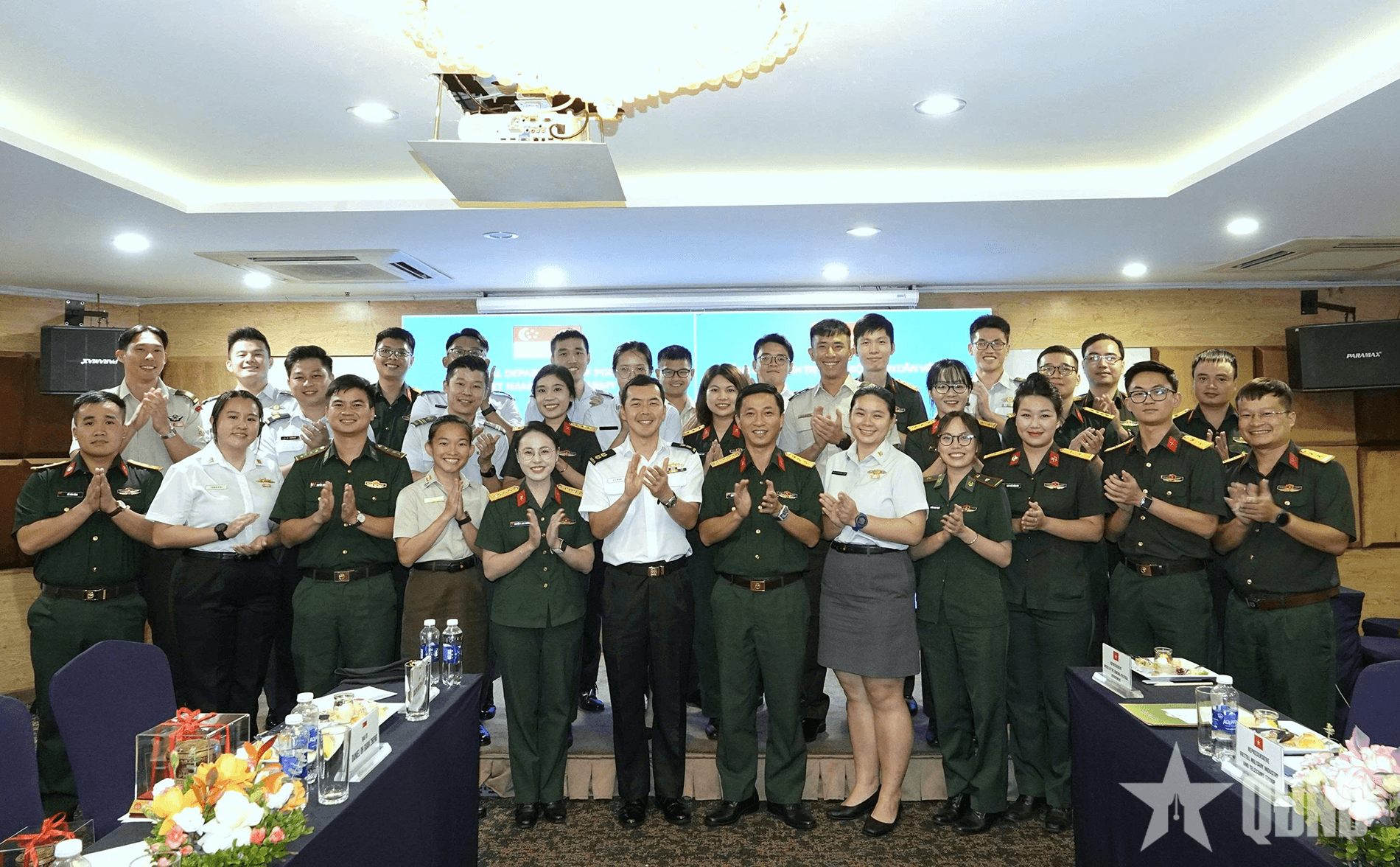 Tọa đàm sĩ quan trẻ quân đội hai nước Việt Nam - Singapore