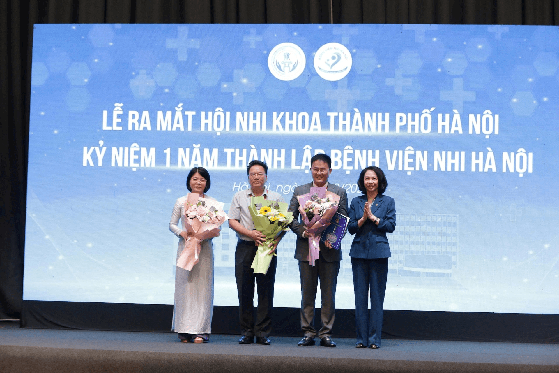 Kỷ niệm 1 năm thành lập Bệnh viện Nhi Hà Nội và ra mắt Hội Nhi khoa TP Hà Nội