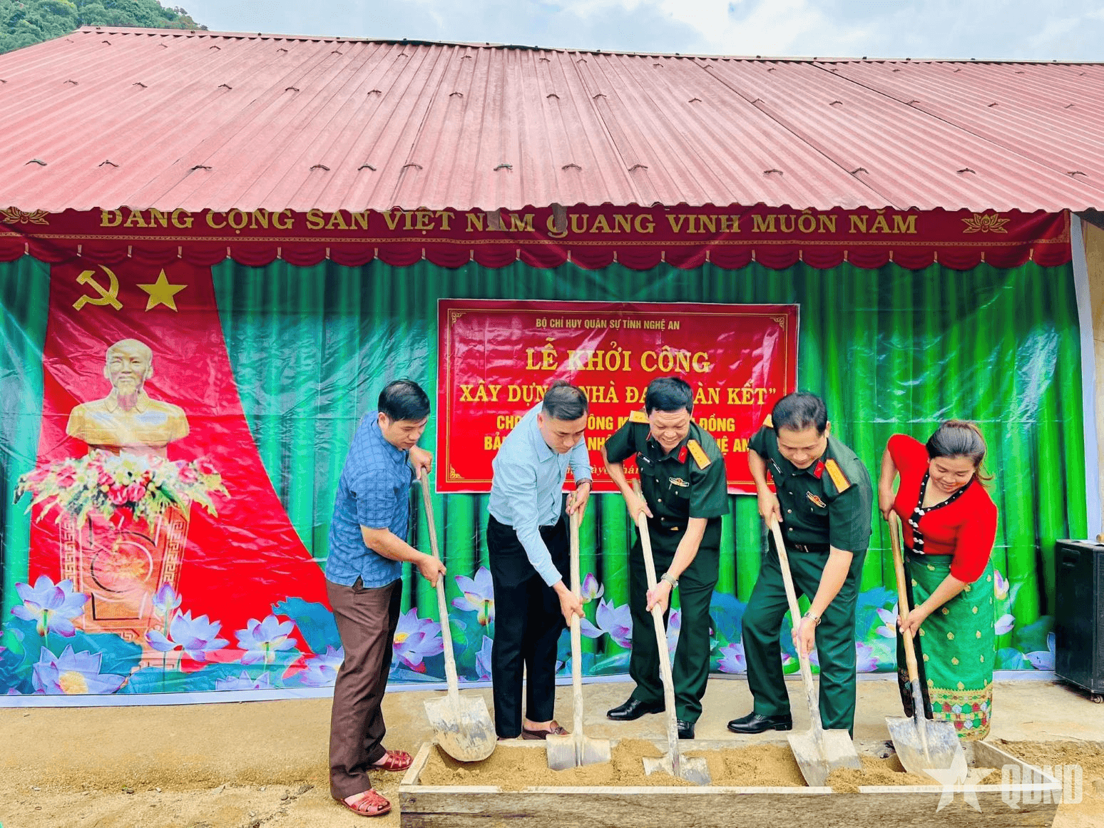 Nghệ An: Khởi công xây nhà tặng gia đình khó khăn khu vực biên giới