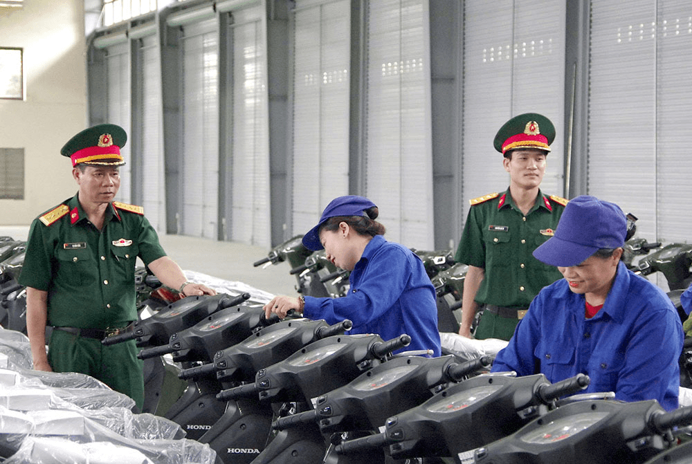 Tận tụy, vượt khó, quyết thắng