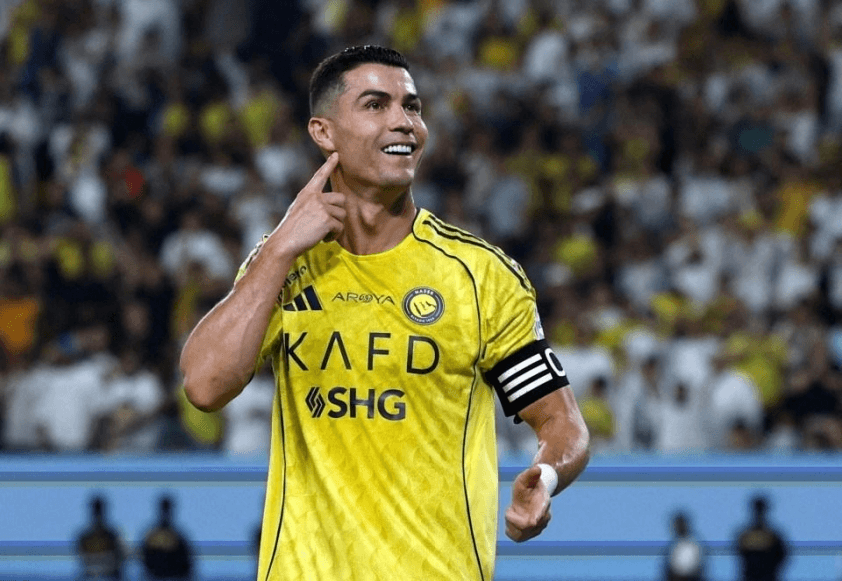 Tin thể thao (9-10): Ronaldo đi vào lịch sử bóng đá