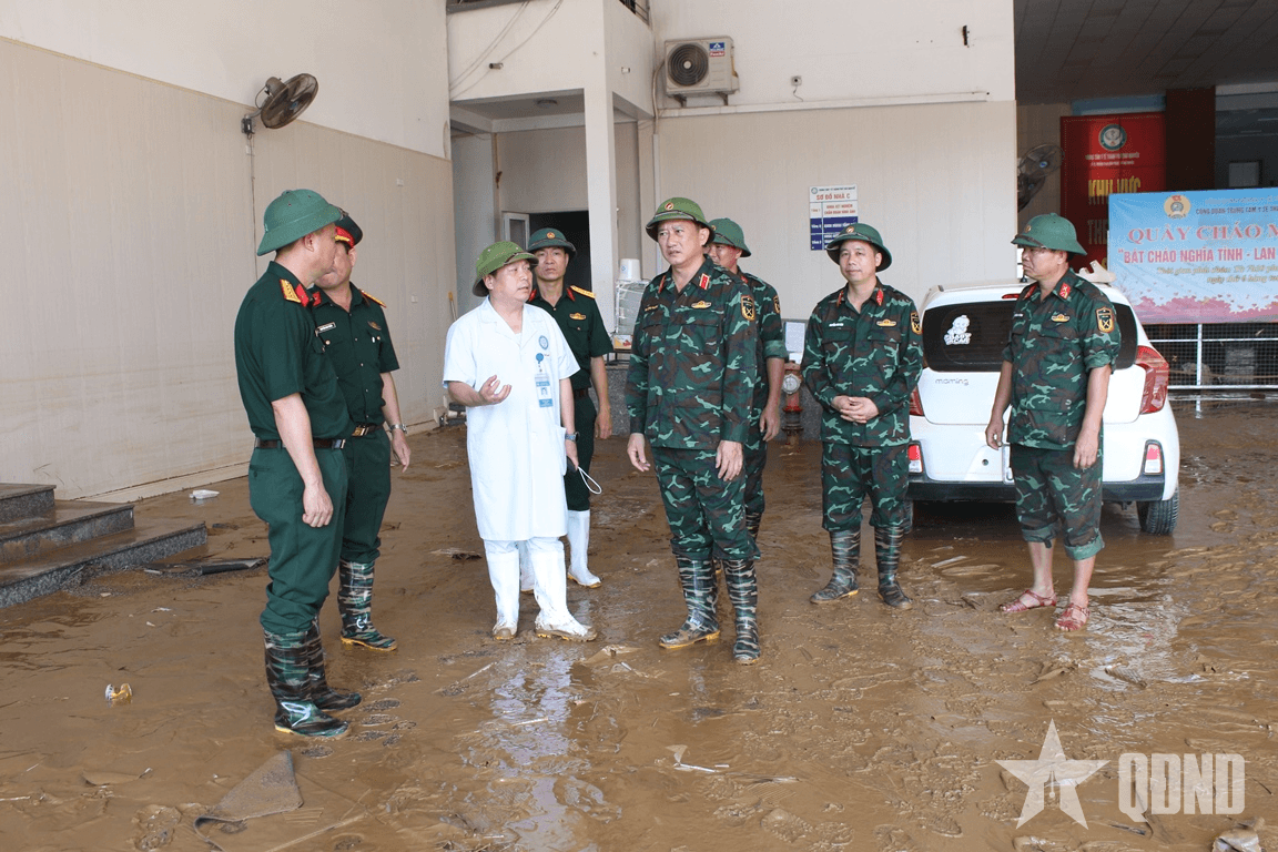 Quân khu 1: Khẩn trương giúp dân khắc phục hậu quả mưa lũ