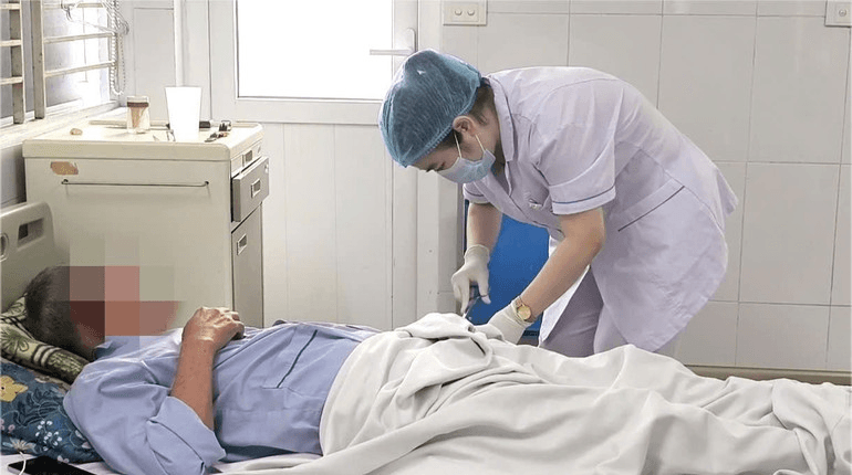 Nhiều bệnh nhân sốc và xuất huyết do mắc sốt xuất huyết