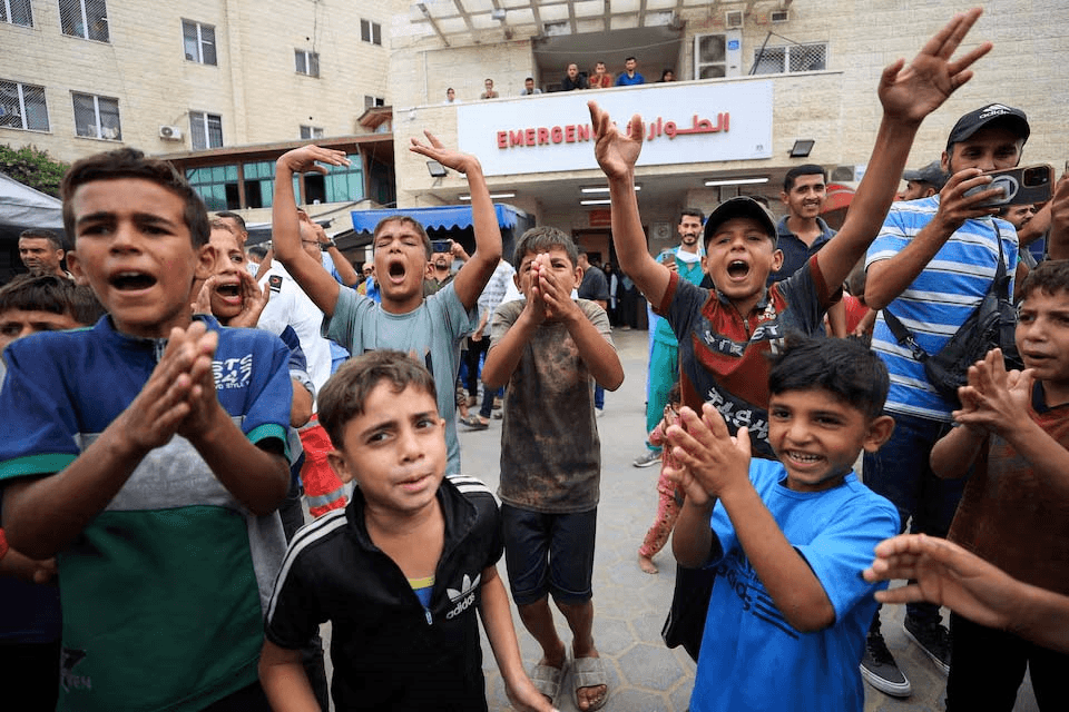 Quân đội Israel bắt đầu rút khỏi dải Gaza