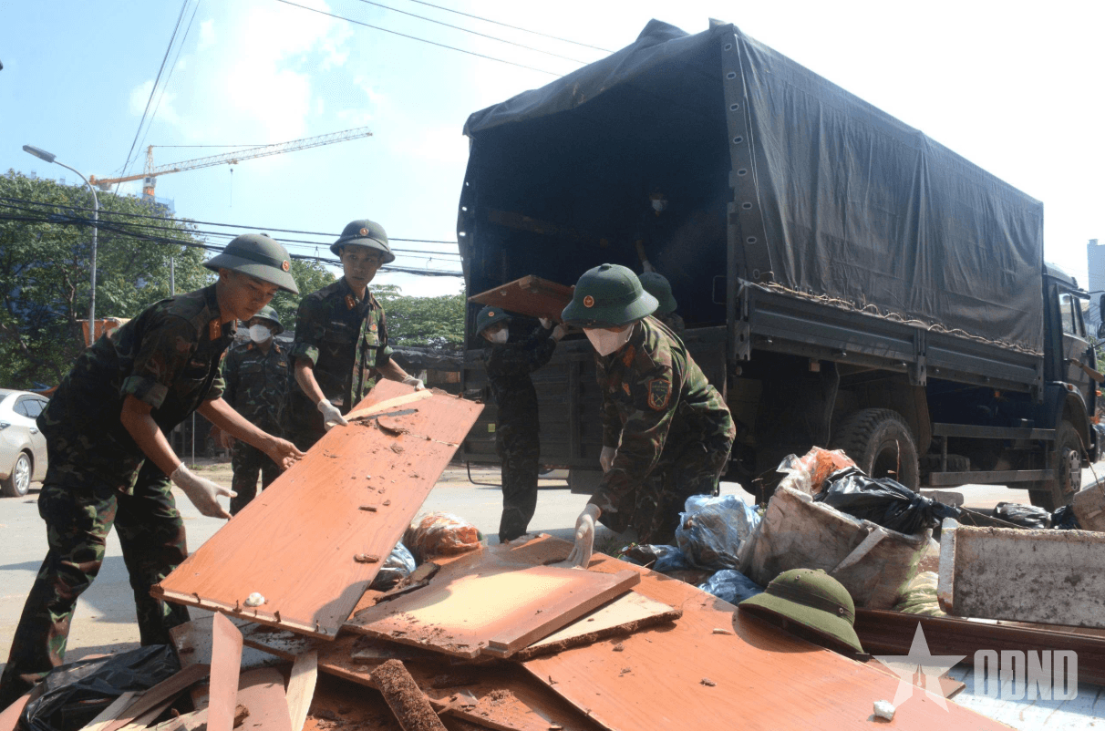 "Dọn lũ" ở phố phường trung tâm tỉnh Thái Nguyên
