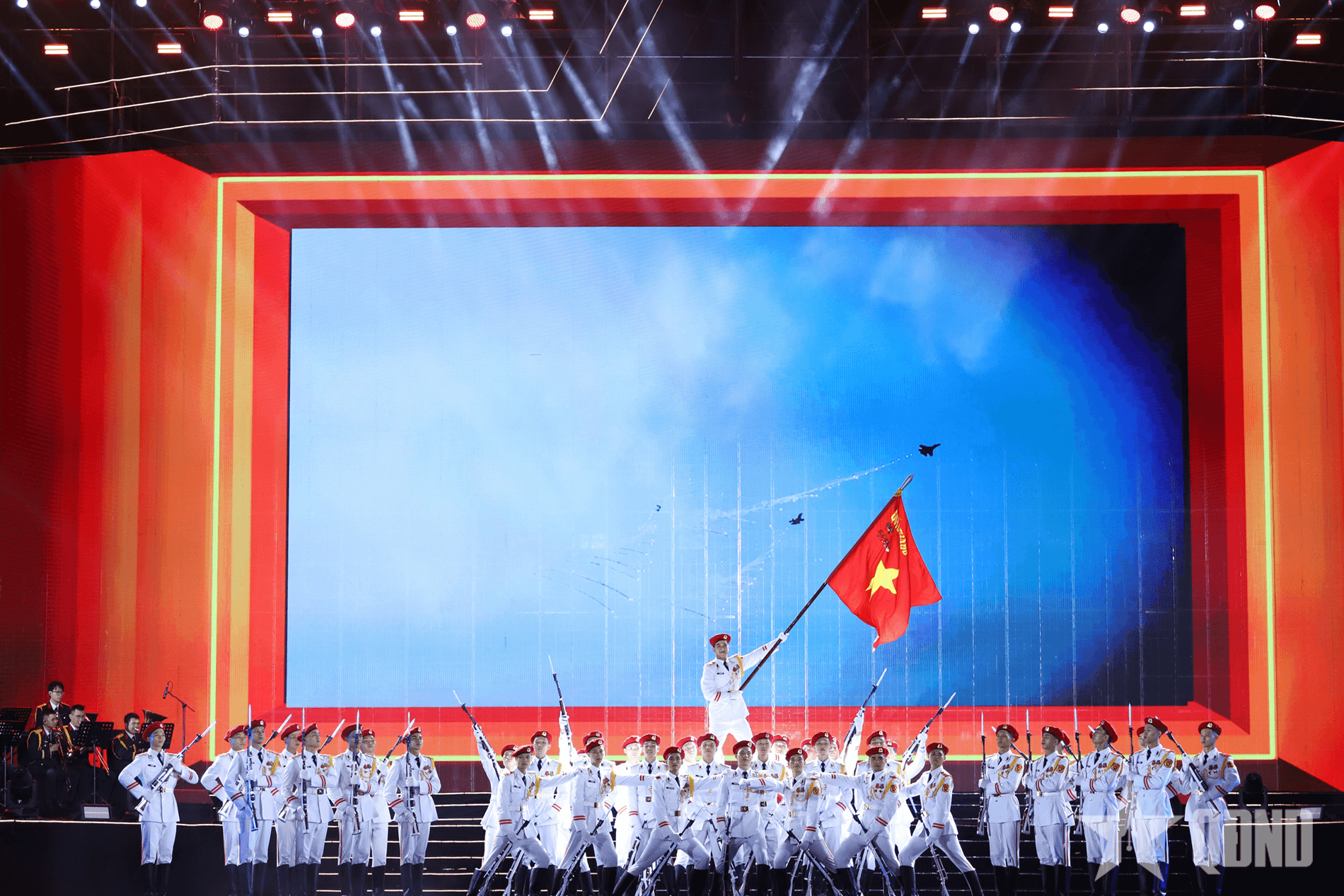 Dưới cờ vinh quang