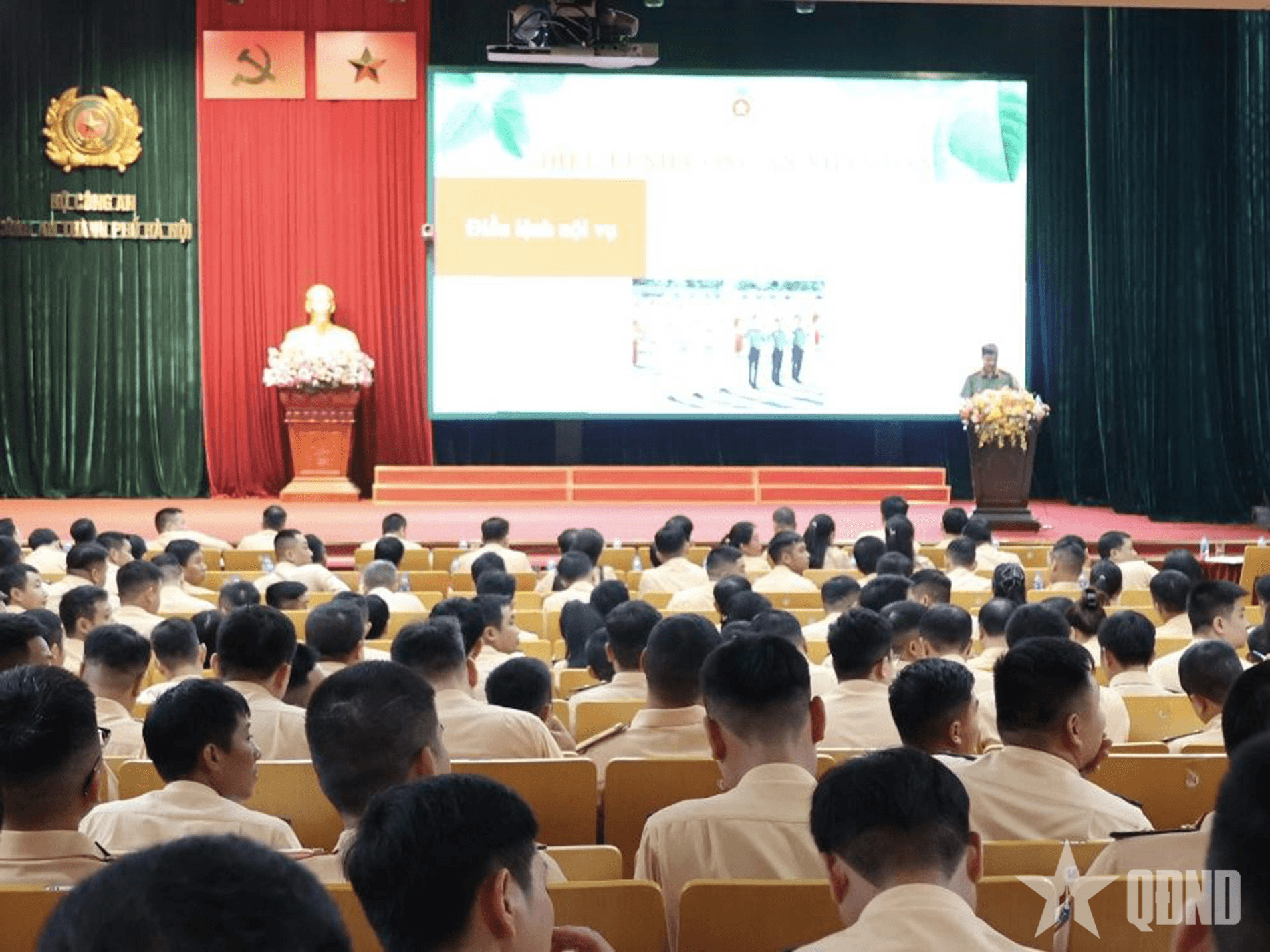 Tập huấn điều lệnh, quân sự, võ thuật Công an nhân dân năm 2025