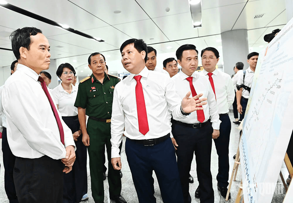 Đoàn đại biểu dự Đại hội Đảng bộ TP Hồ Chí Minh thực hiện các hoạt động trước đại hội