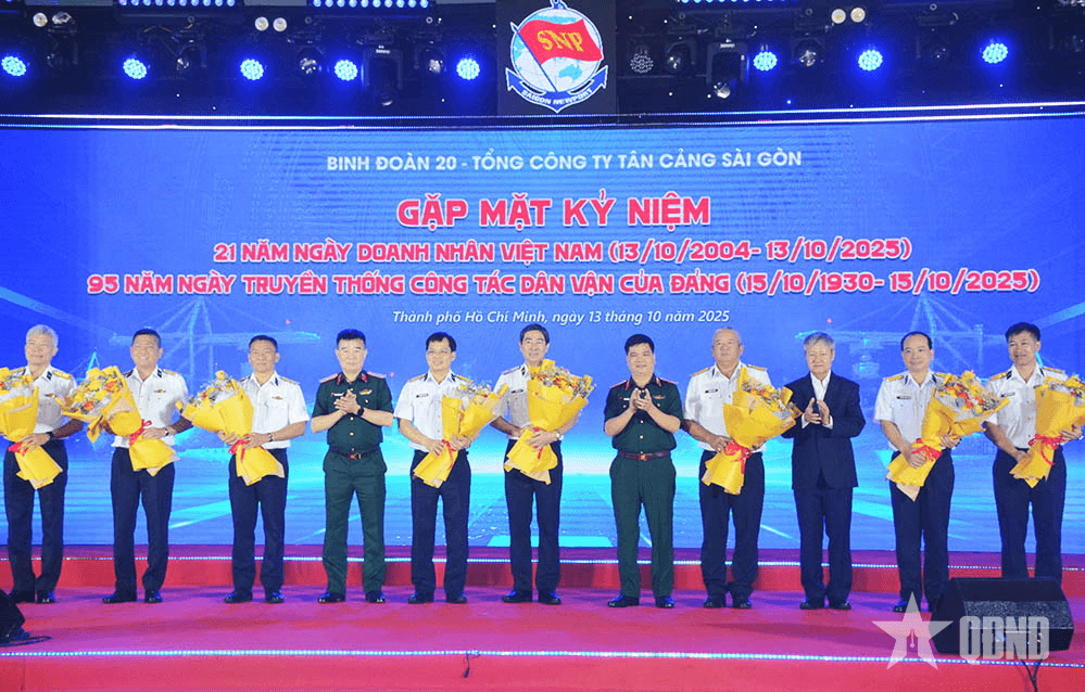 Tổng công ty Tân Cảng Sài Gòn vinh danh 20 doanh nhân tiêu biểu