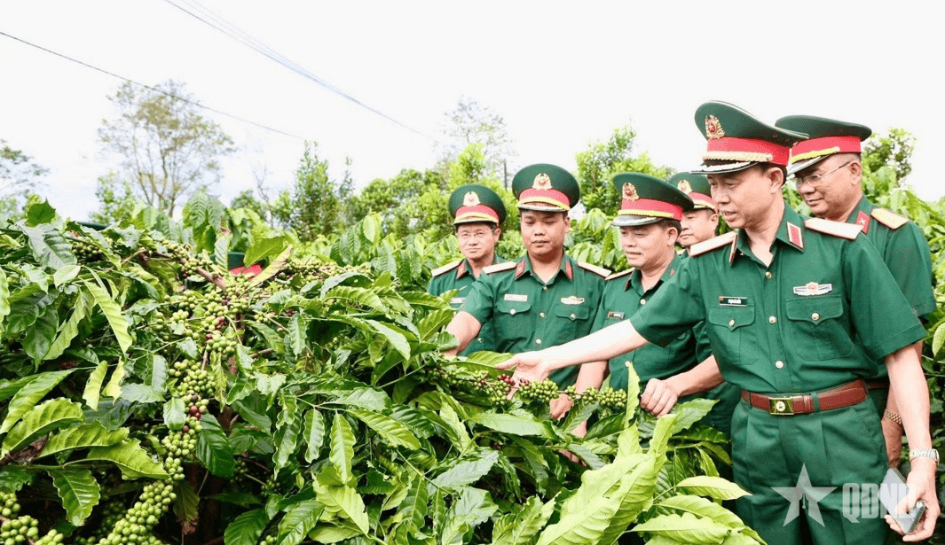 Binh đoàn 16 kiểm tra toàn diện nhiệm vụ 9 tháng năm 2025