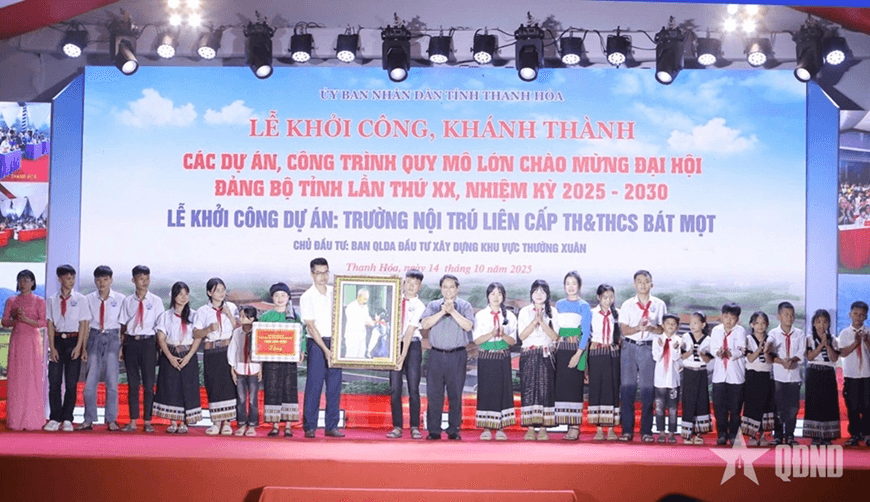 Thủ tướng Phạm Minh Chính dự lễ khởi công Trường nội trú liên cấp Tiểu học và THCS Bát Mọt (Thanh Hóa)