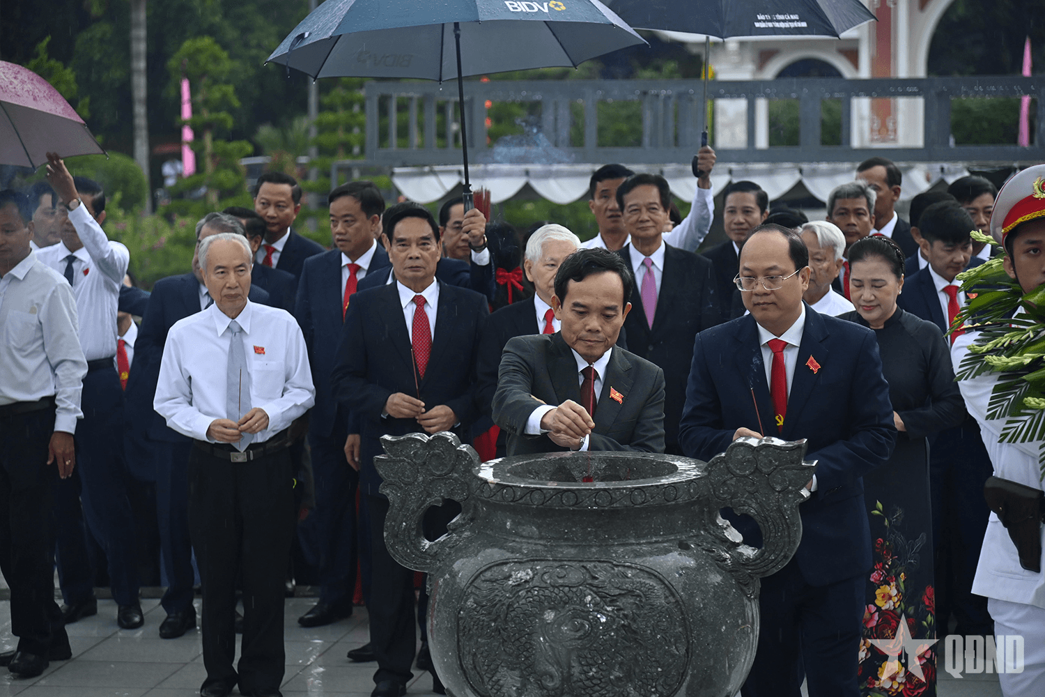 Lãnh đạo, nguyên lãnh đạo Đảng, Nhà nước, tỉnh Cà Mau dâng hương tưởng nhớ Chủ tịch Hồ Chí Minh