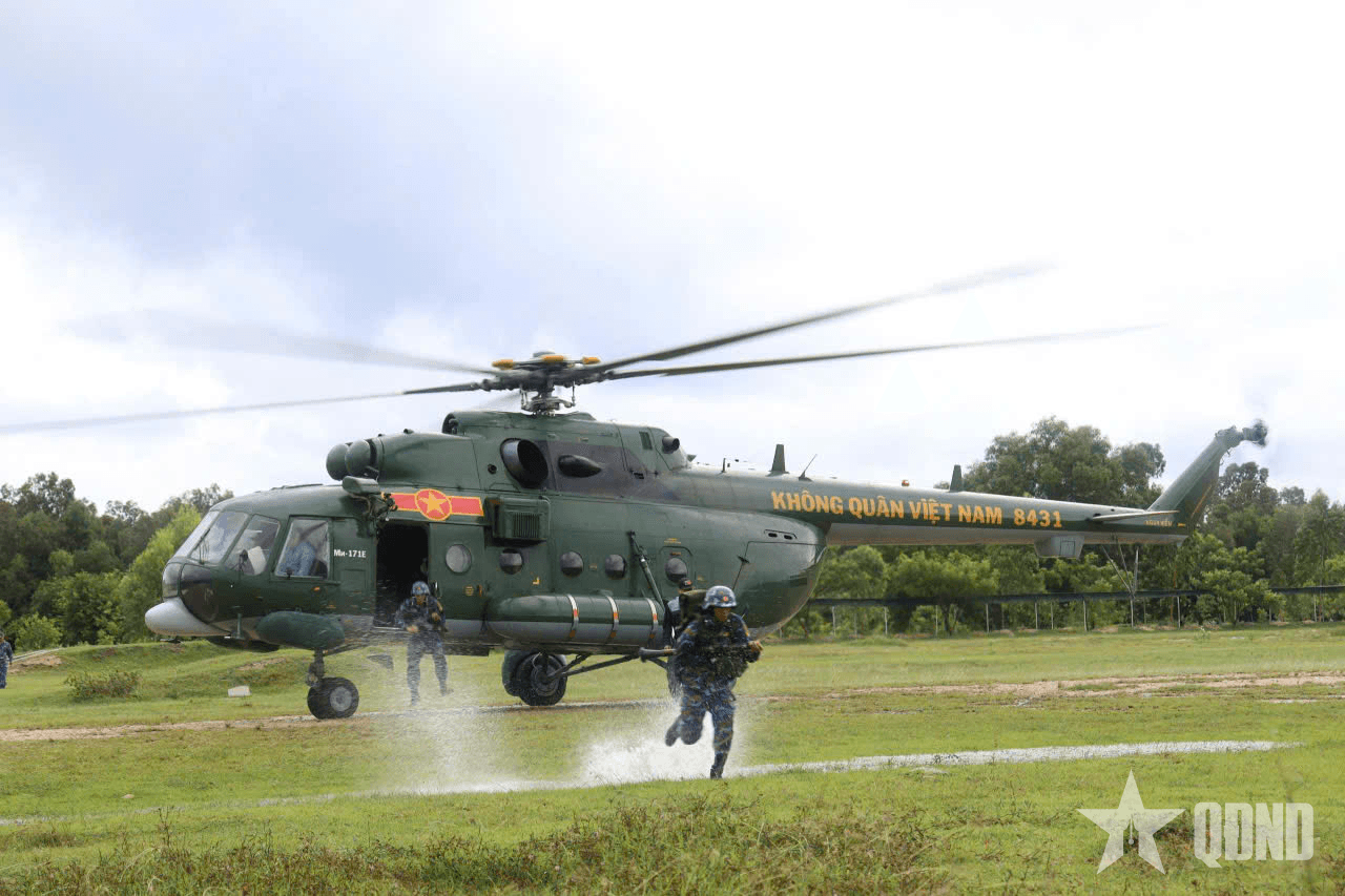 Trung đoàn Không quân 917: Hiệp đồng vững chắc trong huấn luyện đổ bộ đường không