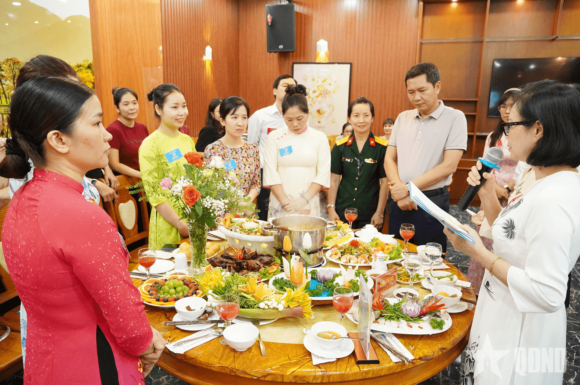 Cán bộ, hội viên phụ nữ Công ty Cổ phần 32 đua tài nấu ăn