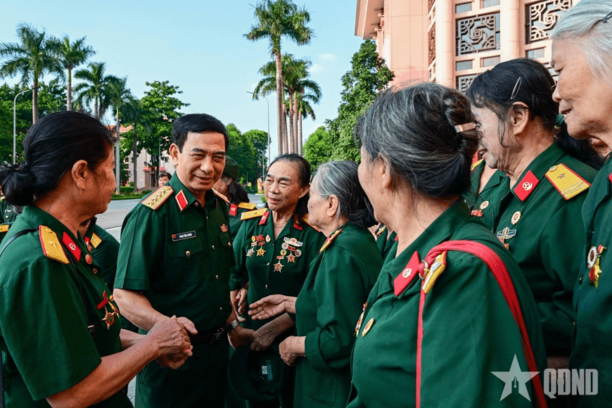 Đại tướng Phan Văn Giang chủ trì gặp mặt Ban liên lạc Đại đội Nữ lái xe Trường Sơn