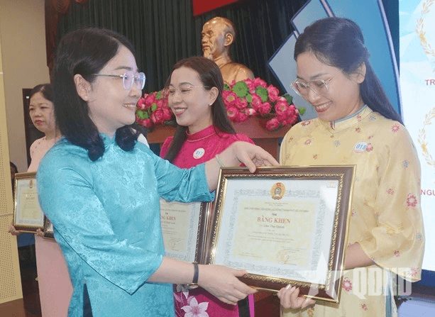 Thành phố Hồ Chí Minh: Tuyên dương 145 nữ lao động “Giỏi việc nước, đảm việc nhà”