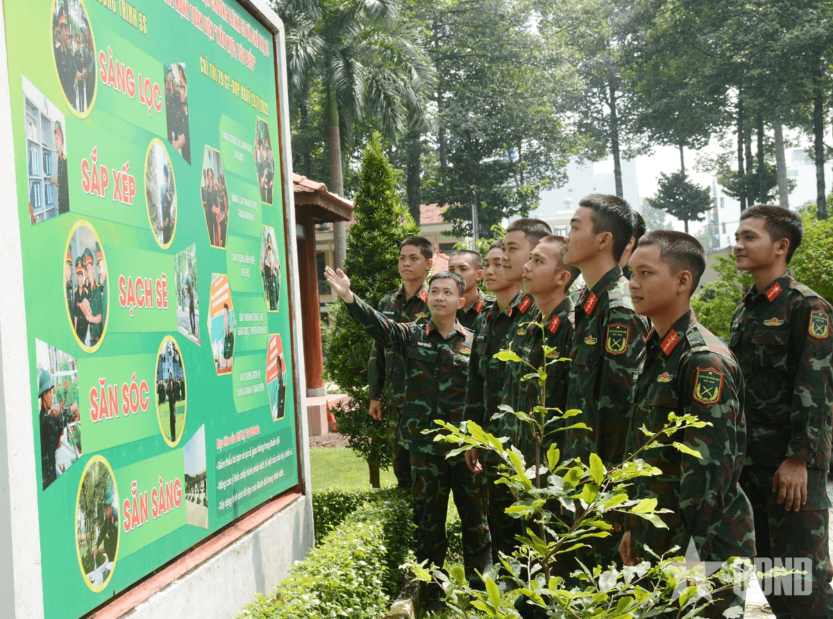 Xây dựng doanh trại chính quy, xanh, sạch, đẹp