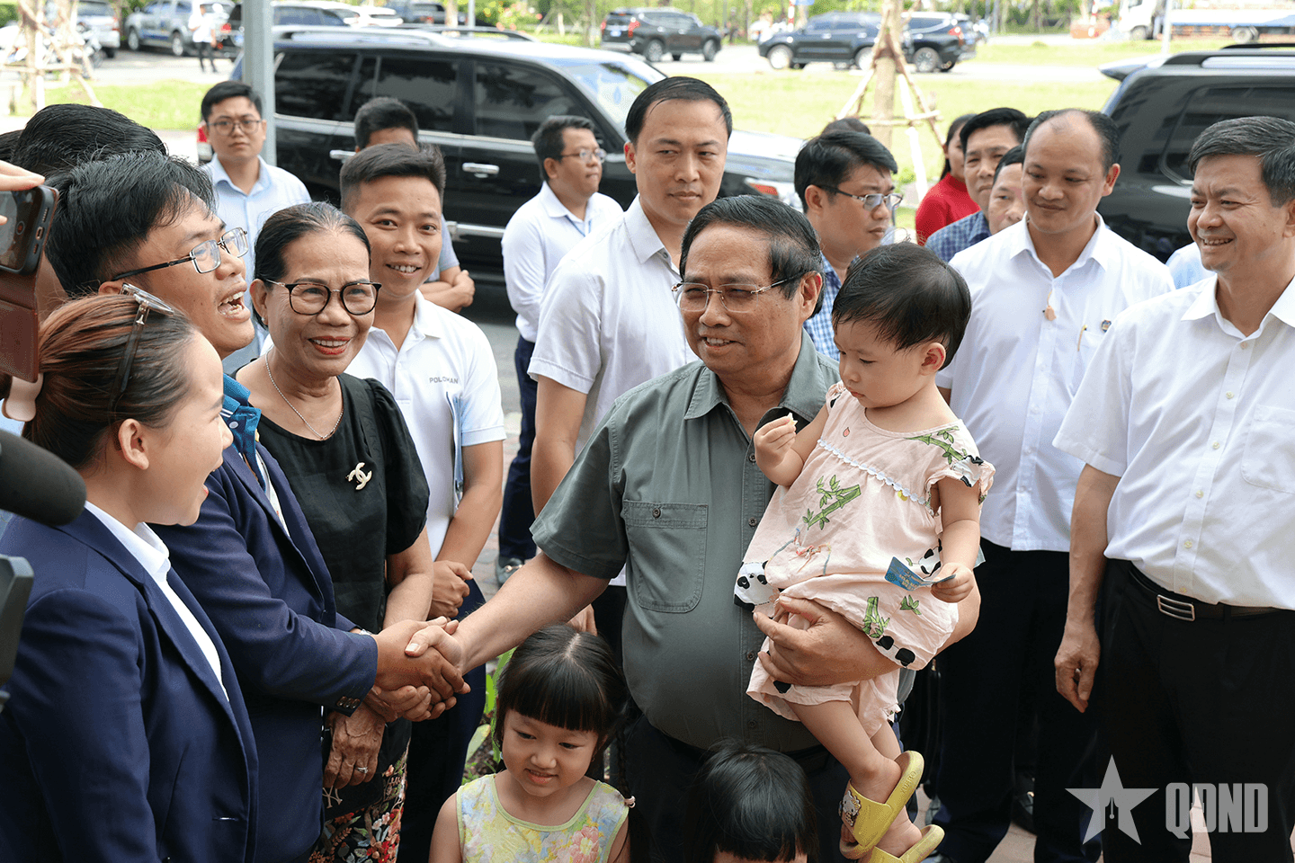 Thủ tướng Phạm Minh Chính kiểm tra dự án nhà ở xã hội và Bệnh viện Ung bướu TP Cần Thơ