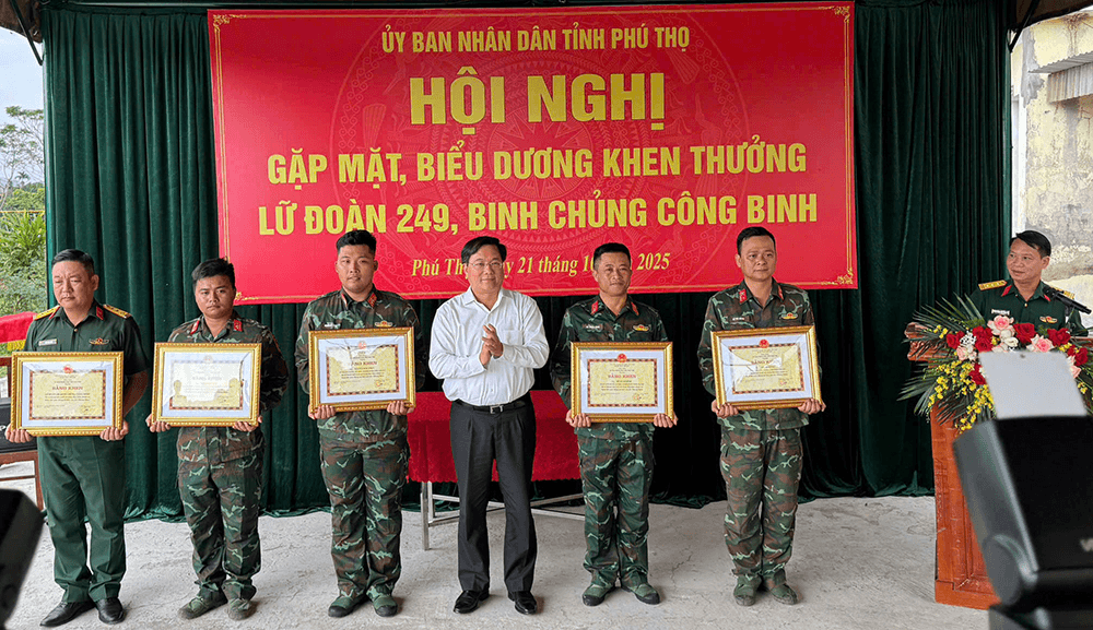 UBND tỉnh Phú Thọ gặp mặt, biểu dương khen thưởng Lữ đoàn 249