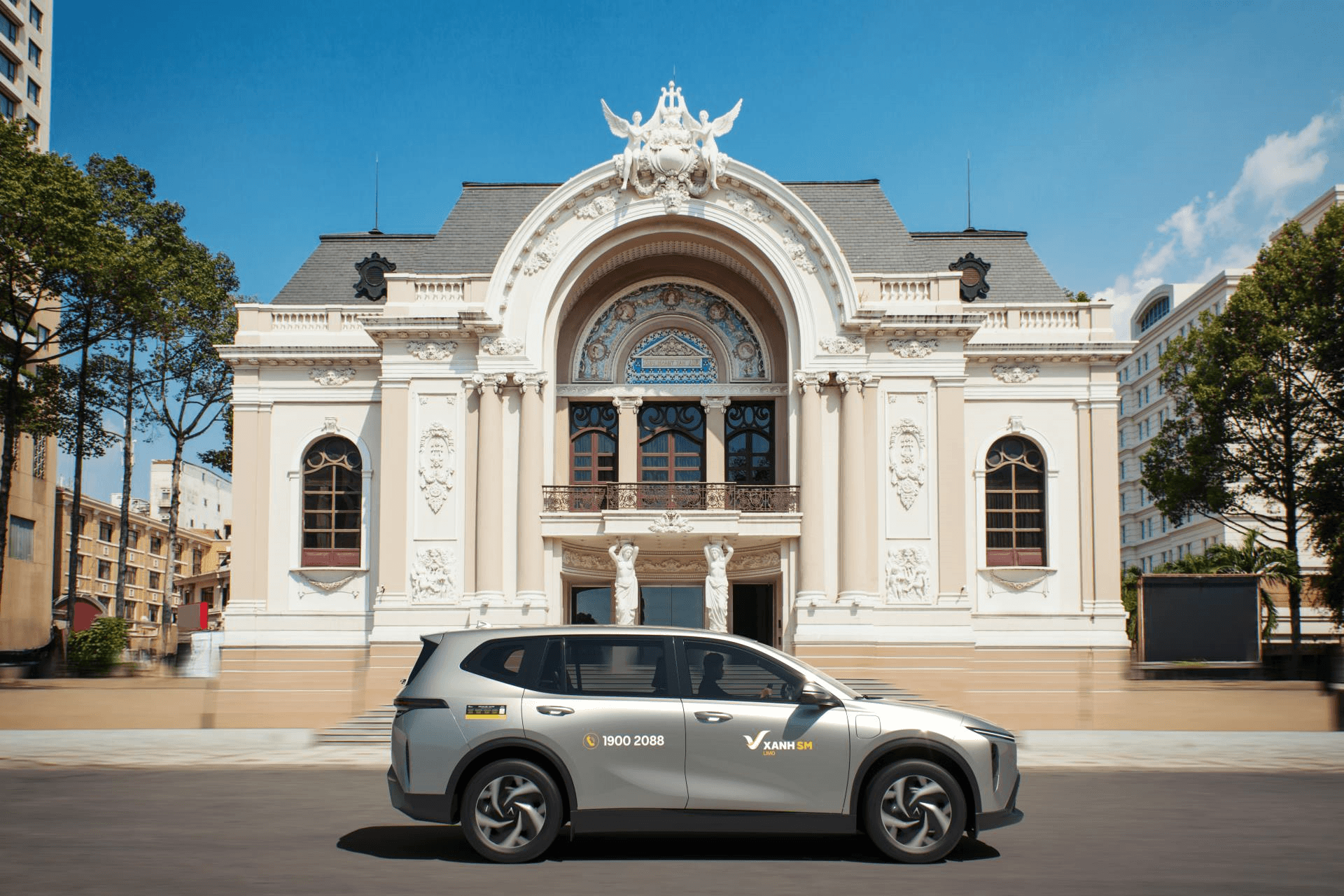 Xanh SM ra mắt dịch vụ taxi công nghệ 7 chỗ cao cấp Xanh SM Limo