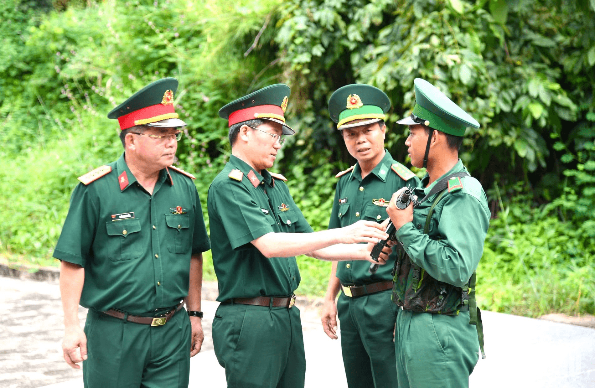 Quân khu 5 kiểm tra nhiệm vụ quân sự, quốc phòng tại Đoàn Kinh tế-Quốc phòng 737
