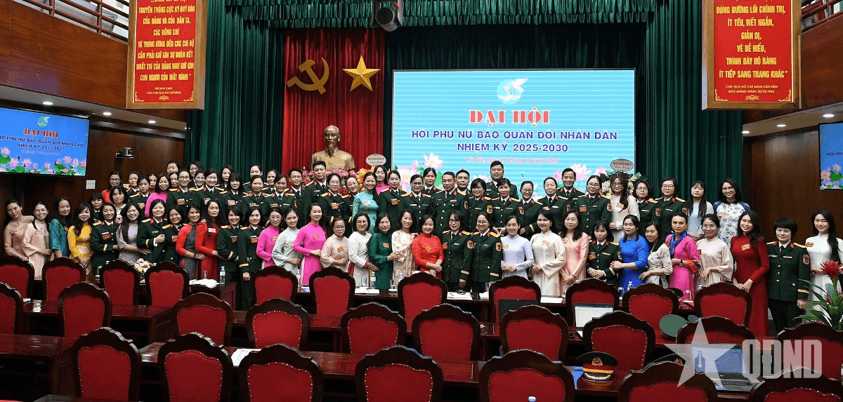 Phụ nữ Báo Quân đội nhân dân "giỏi việc nước, đảm việc nhà"