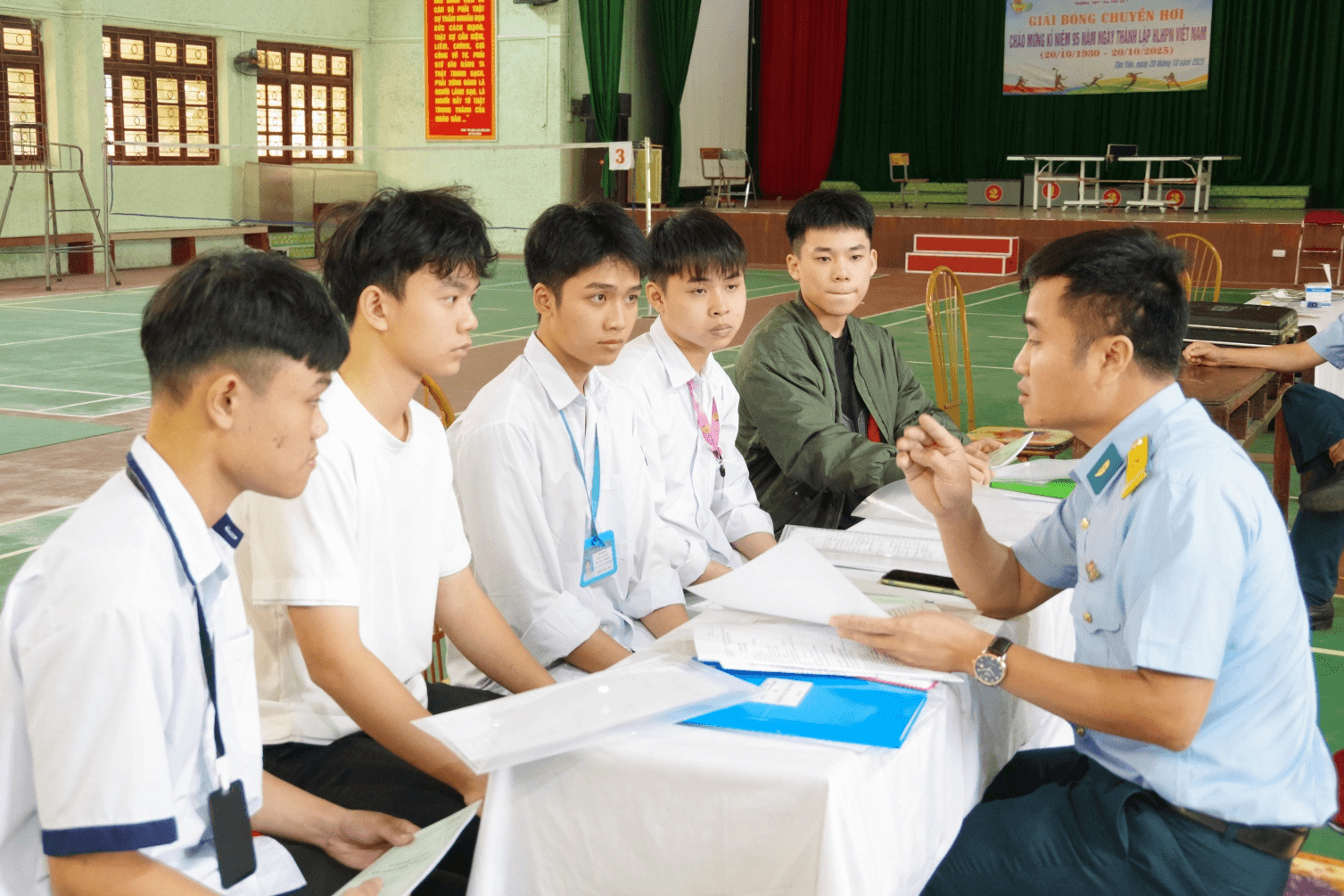Khám tuyển phi công quân sự tại Bắc Ninh