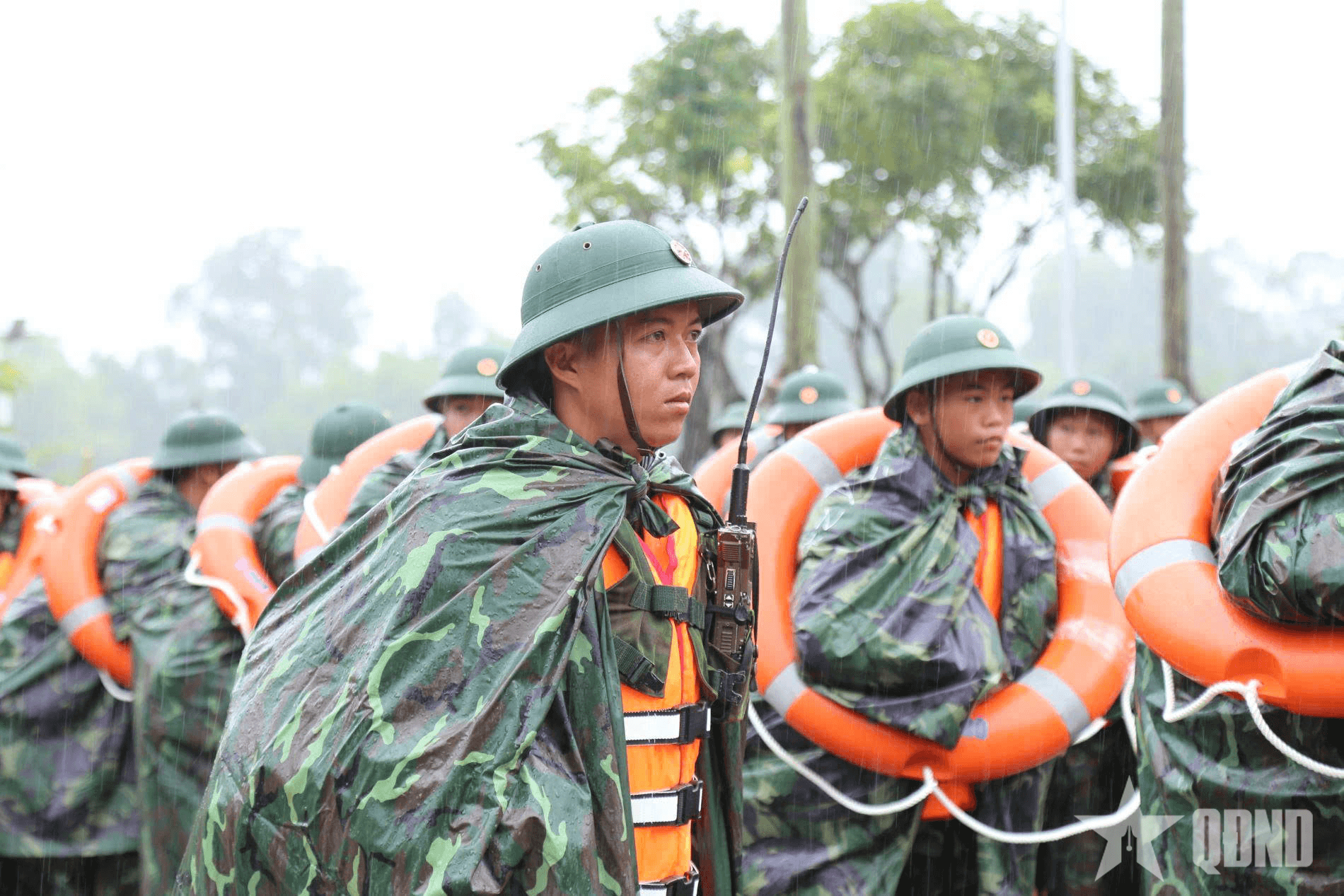 Lực lượng vũ trang TP Đà Nẵng chủ động ứng phó với bão số 12