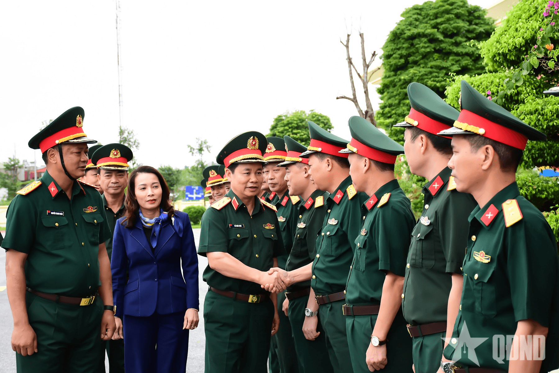 Trung tướng Đỗ Xuân Tụng kiểm tra tại Ban chỉ huy Phòng thủ khu vực 4 - Hạp Lĩnh (Bắc Ninh)