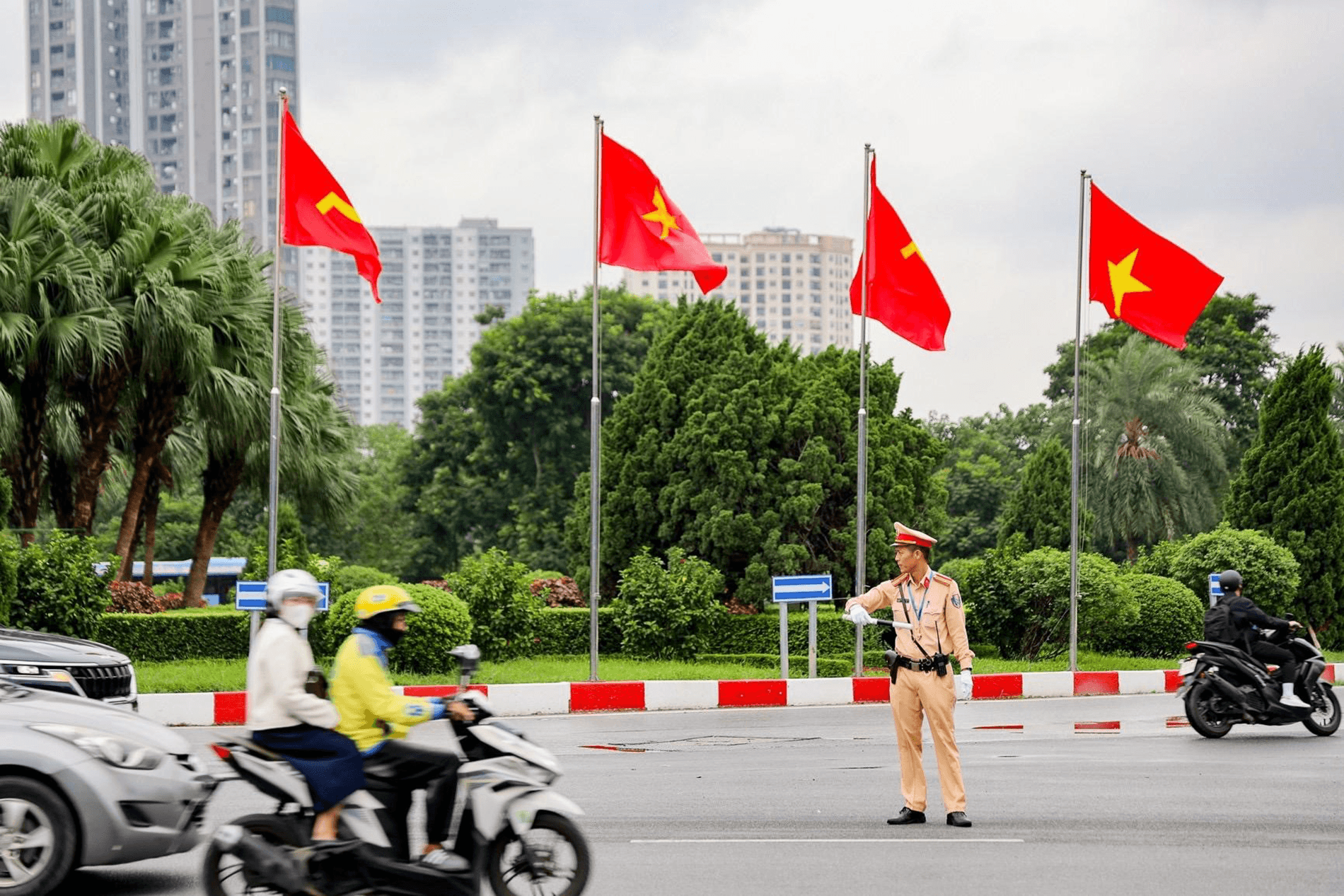 Hà Nội: Diễn tập phương án bảo đảm trật tự, an toàn giao thông phục vụ Lễ mở ký Công ước Liên hợp quốc về chống tội phạm mạng