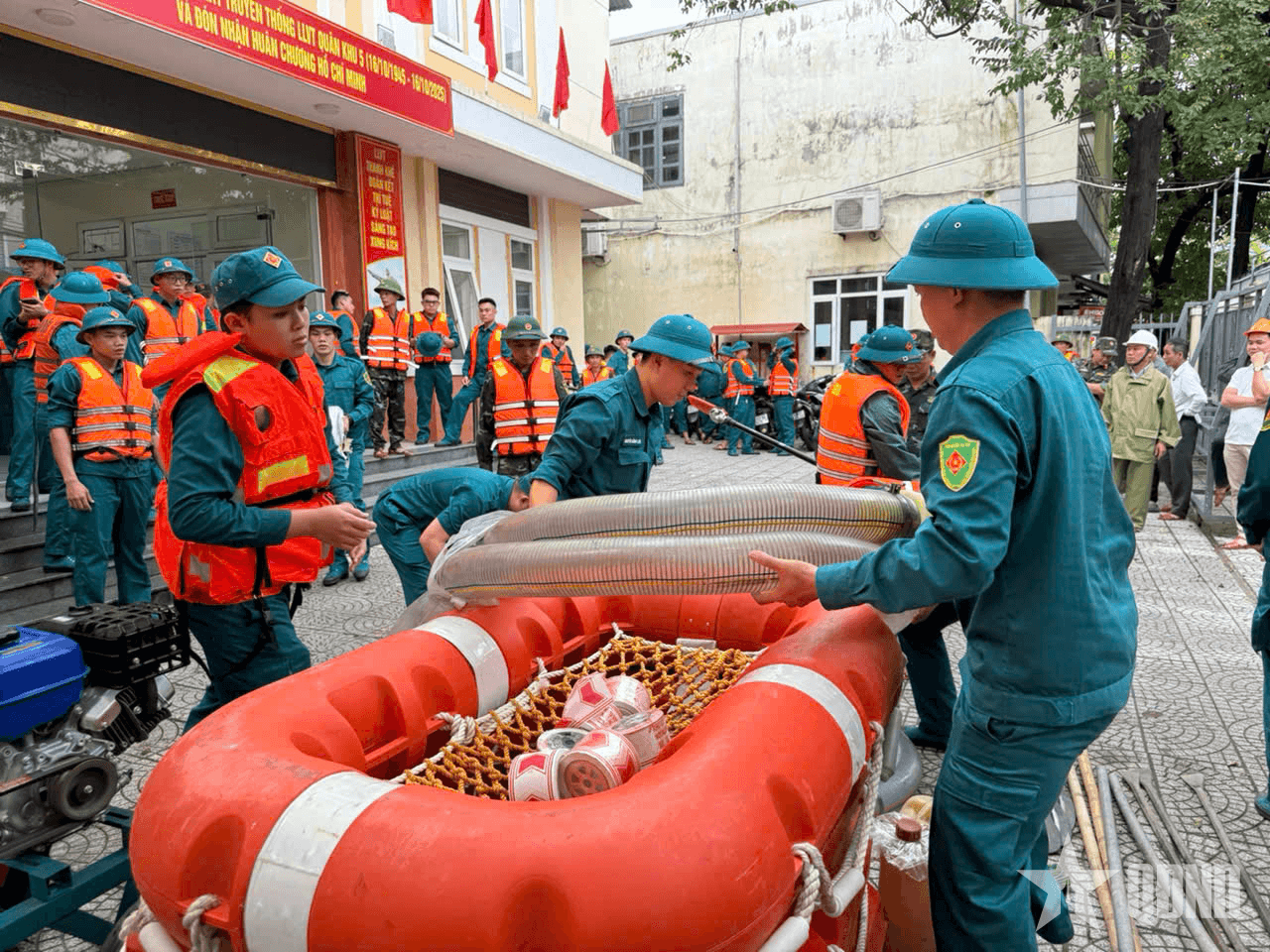 Bộ Quốc phòng yêu cầu các cơ quan, đơn vị tập trung ứng phó mưa bão