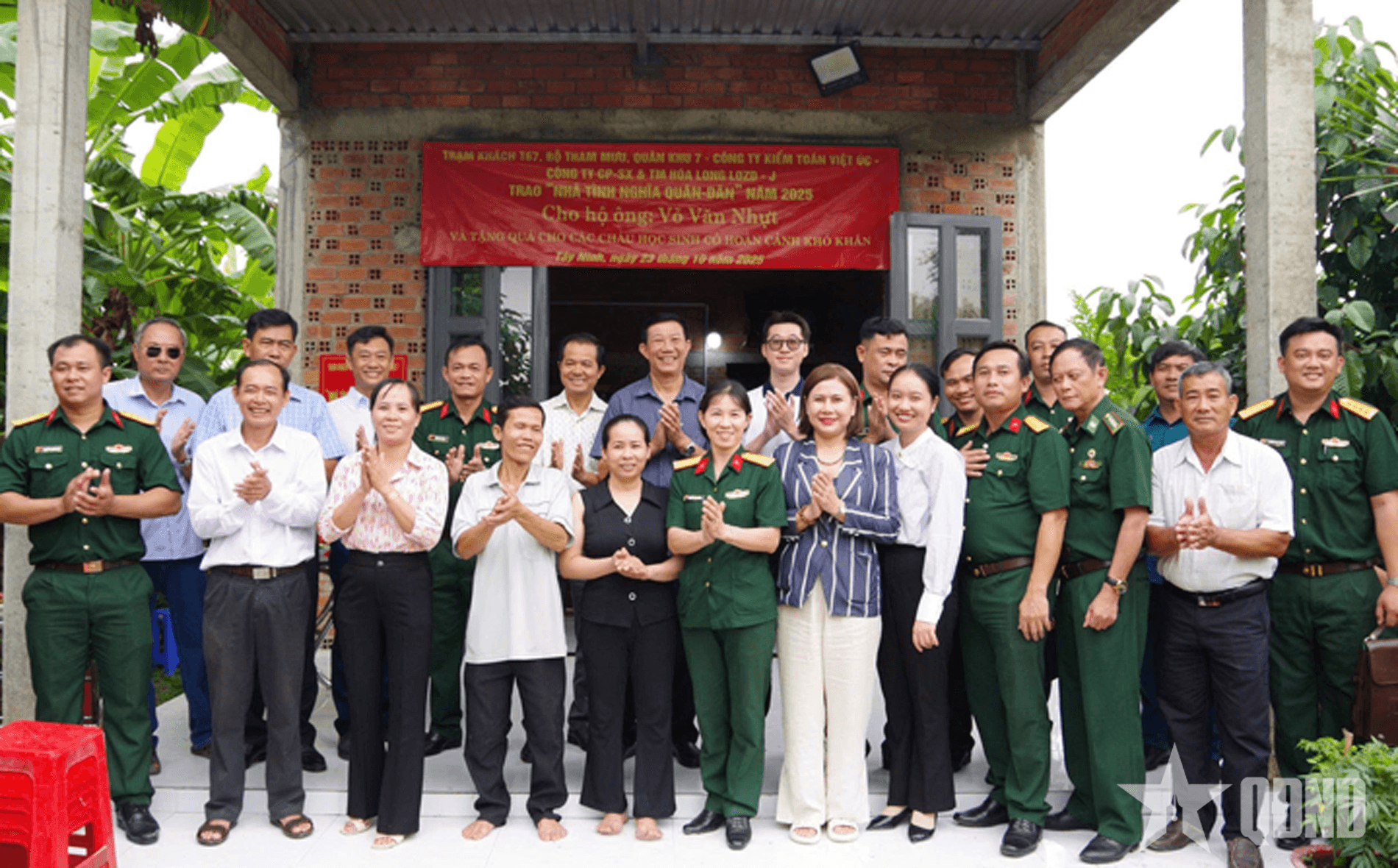 Tình quân dân thắm thiết qua mái ấm nghĩa tình