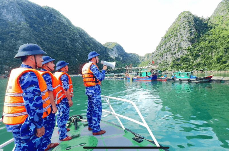Bình yên biển, đảo quê hương: Điểm tựa của nhân dân trong dông bão