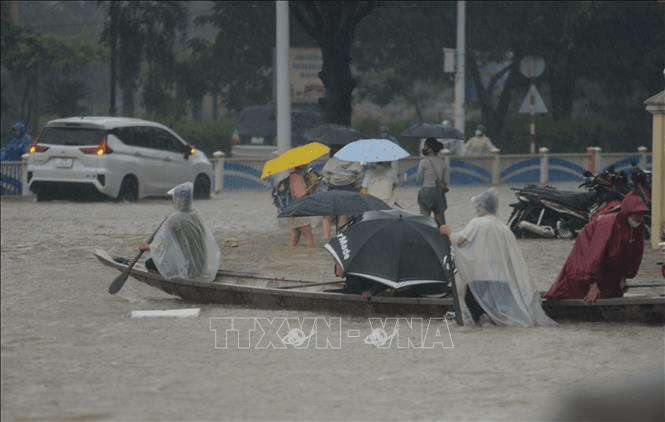 Huế và Đà Nẵng chủ động ứng phó với lũ đặc biệt lớn