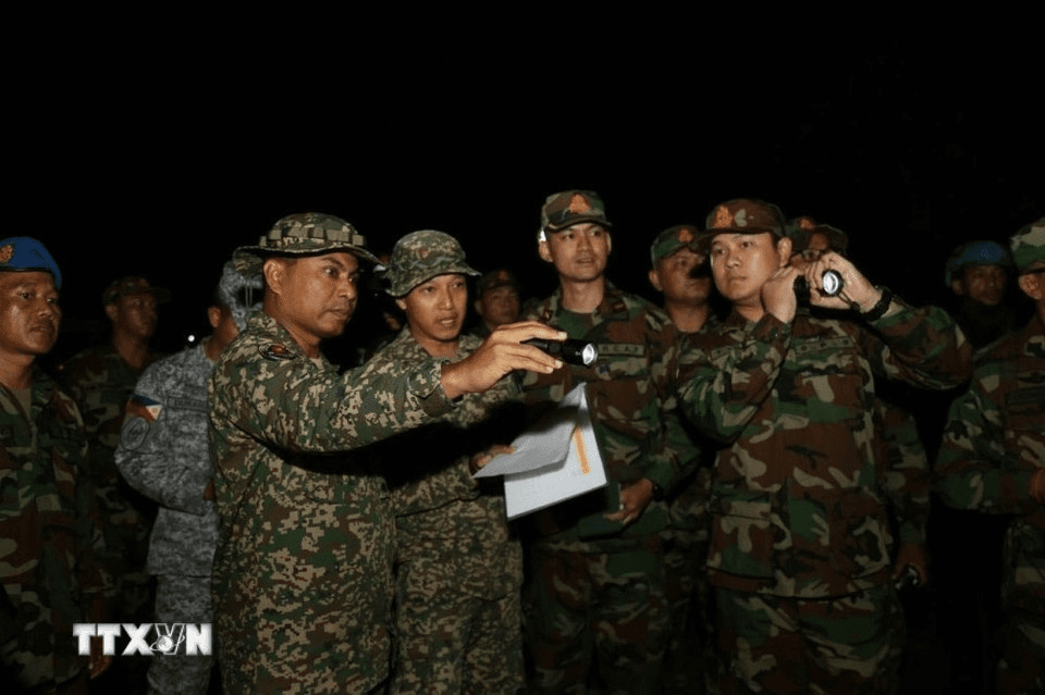 Campuchia, Thái Lan bắt đầu rút vũ khí hạng nặng khỏi biên giới
