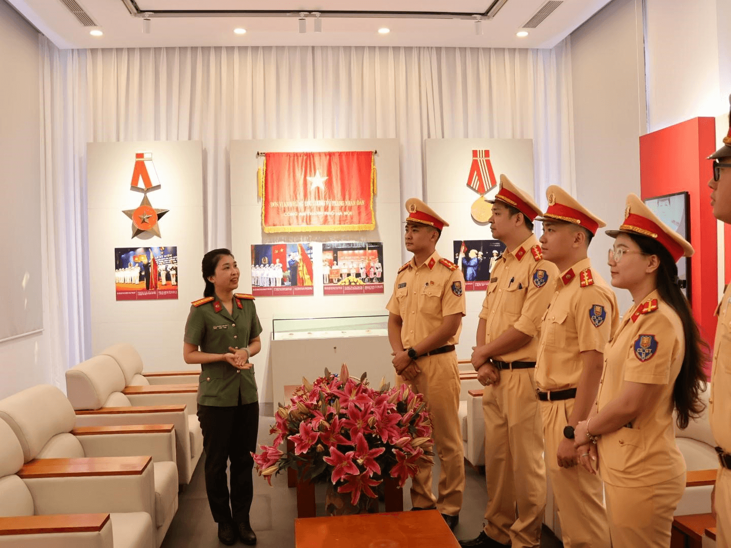 Hun đúc tinh thần cống hiến, xây dựng lực lượng Cảnh sát giao thông Thủ đô