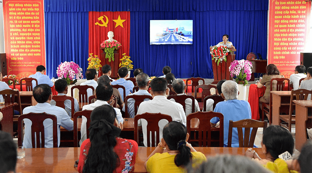 Hơn 700 người tại Cà Mau nghe tuyên truyền biển đảo