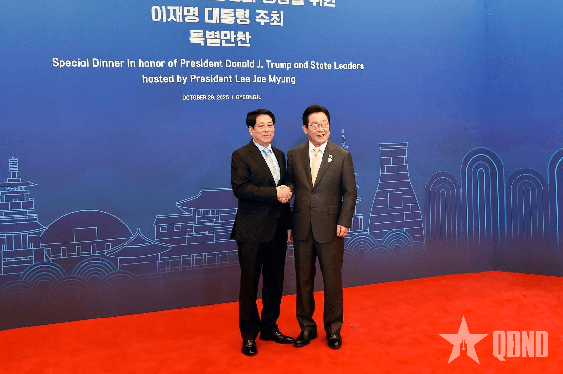 Chủ tịch nước Lương Cường dự tiệc tối chào mừng các nhà lãnh đạo APEC