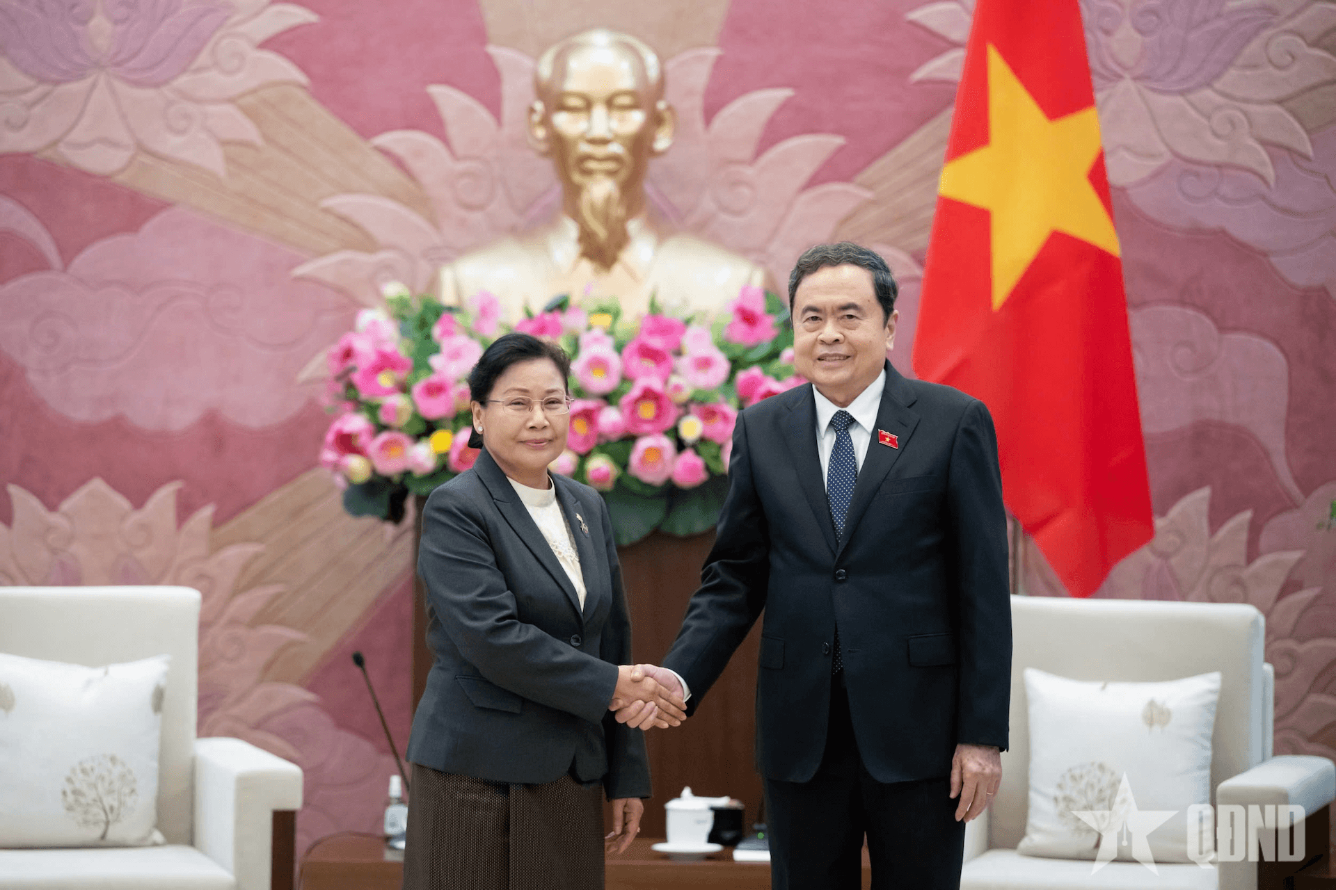 Chủ tịch Quốc hội Trần Thanh Mẫn tiếp Chánh án Tòa án nhân dân tối cao Lào
