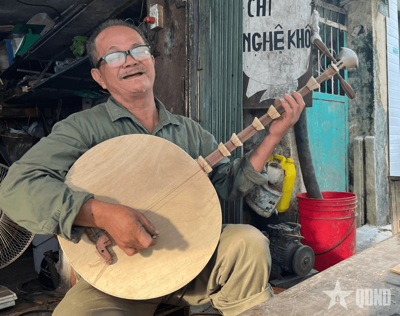 Người thợ già giữ hồn dân gian