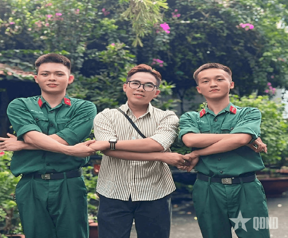 Thủ lĩnh văn nghệ nhiệt huyết, gắn bó với bộ đội