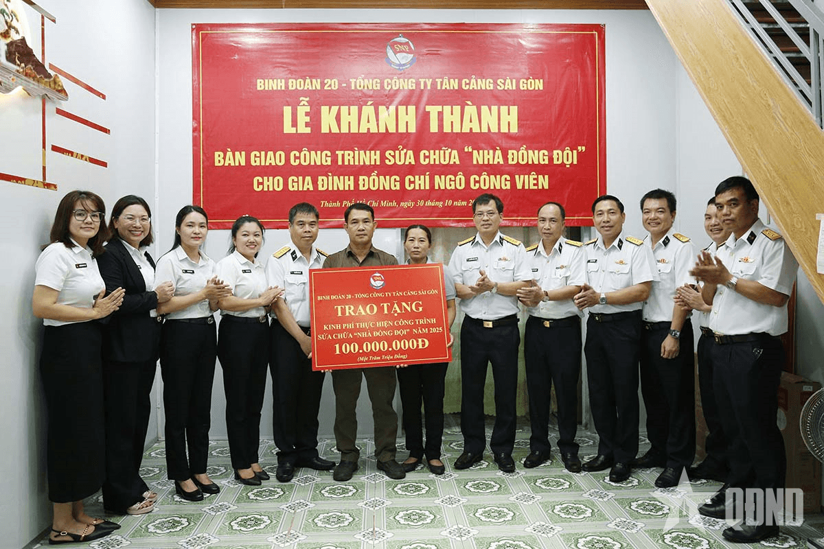 Binh đoàn 20 bàn giao công trình sửa chữa nhà đồng đội