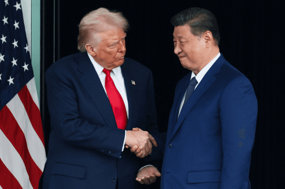 Tổng thống Trump tuyên bố  giảm 10% thuế quan với Trung Quốc