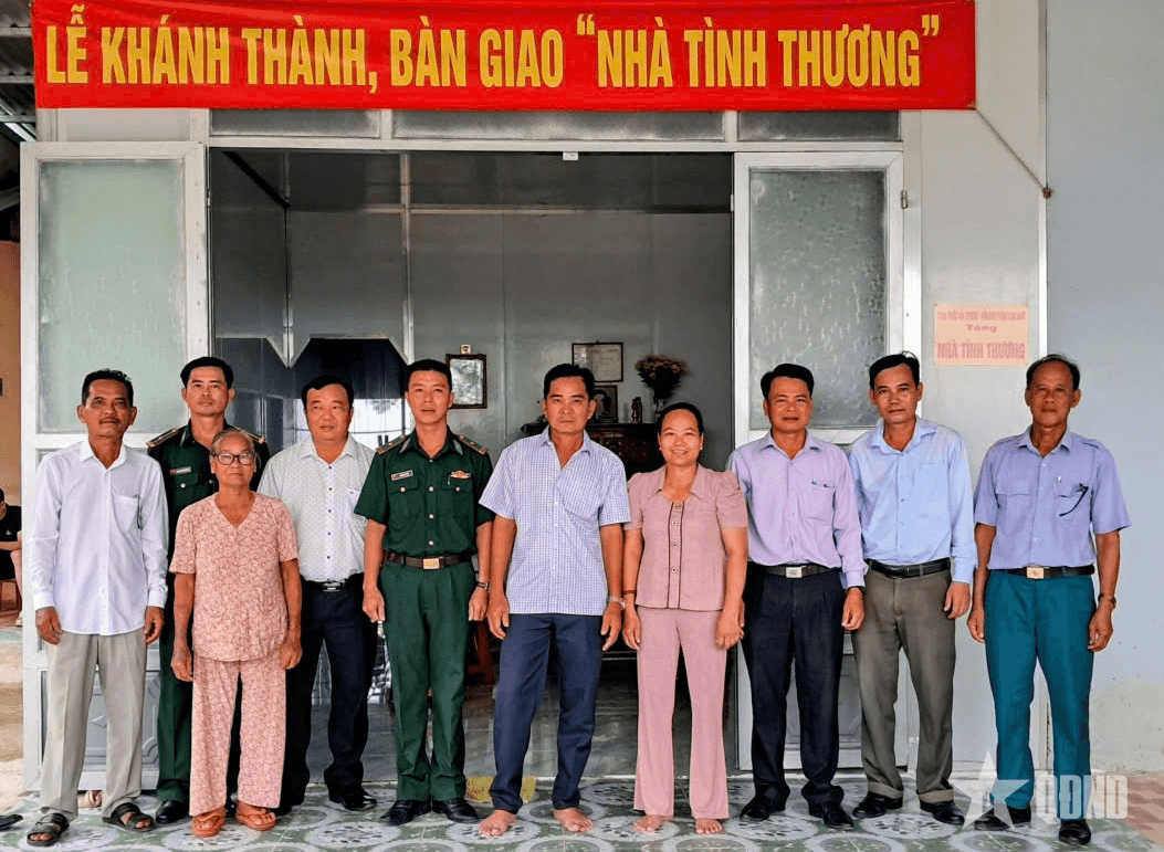 Đồn Biên phòng Long Khốt tổ chức lễ khánh thành và bàn giao “Nhà tình thương”