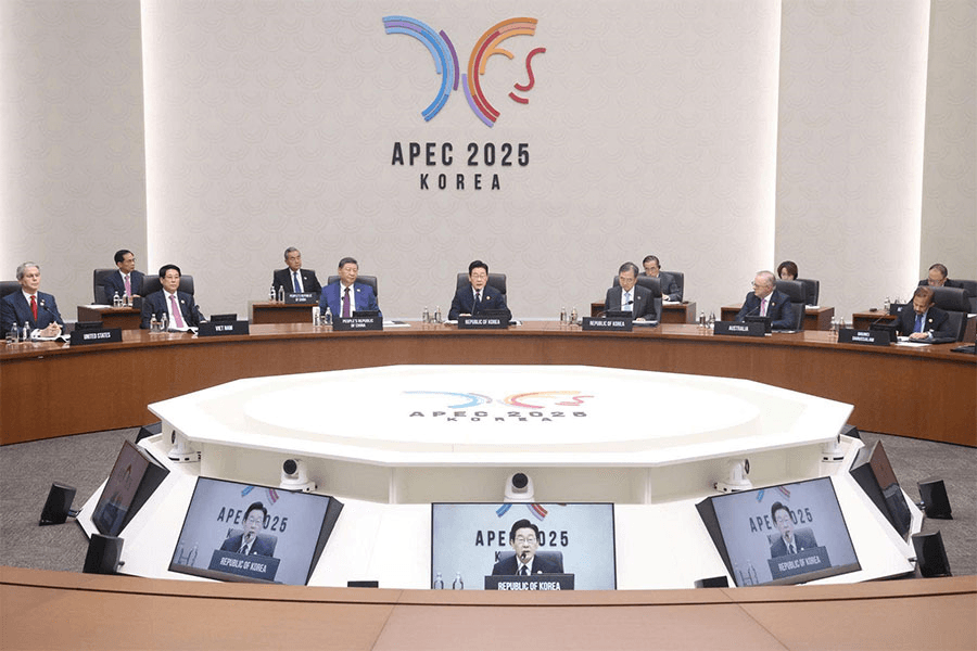 Chủ tịch nước Lương Cường tham dự phiên họp thứ hai Hội nghị các nhà Lãnh đạo APEC
