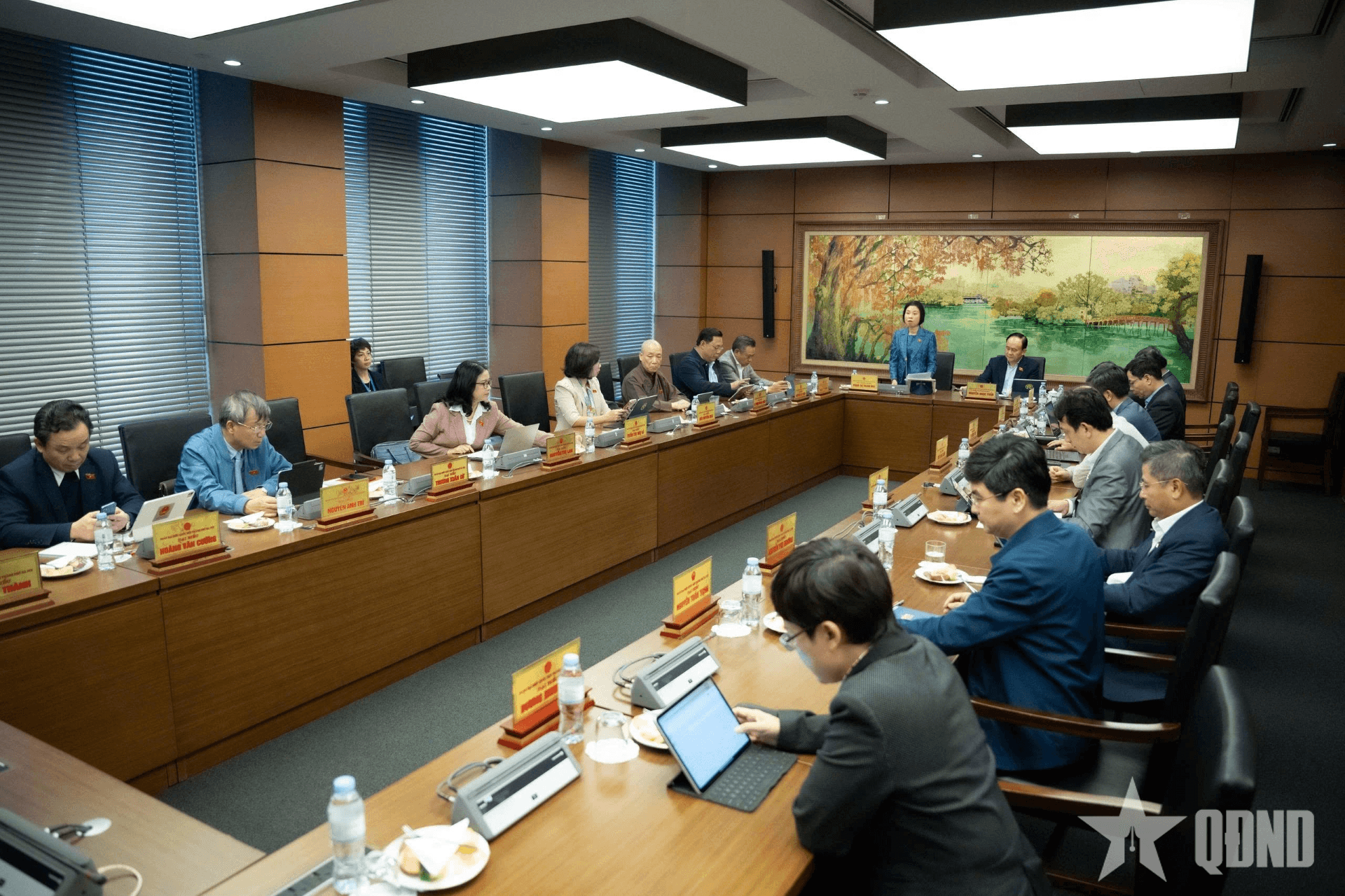 Đại biểu Quốc hội: Bảo vệ người tiêu dùng, chống gian lận là trọng tâm trong thương mại điện tử