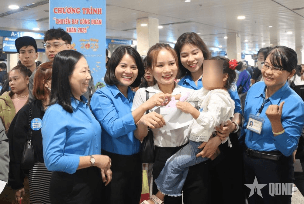 500 người lao động cùng người thân được đi máy bay giá “0 đồng” về quê đón Tết Bính Ngọ 2026