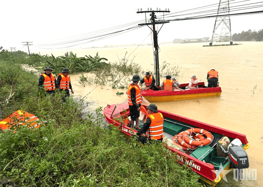 Thủ tướng Chính phủ chỉ đạo tập trung khắc phục nhanh hậu quả mưa lũ tại khu vực Trung Bộ