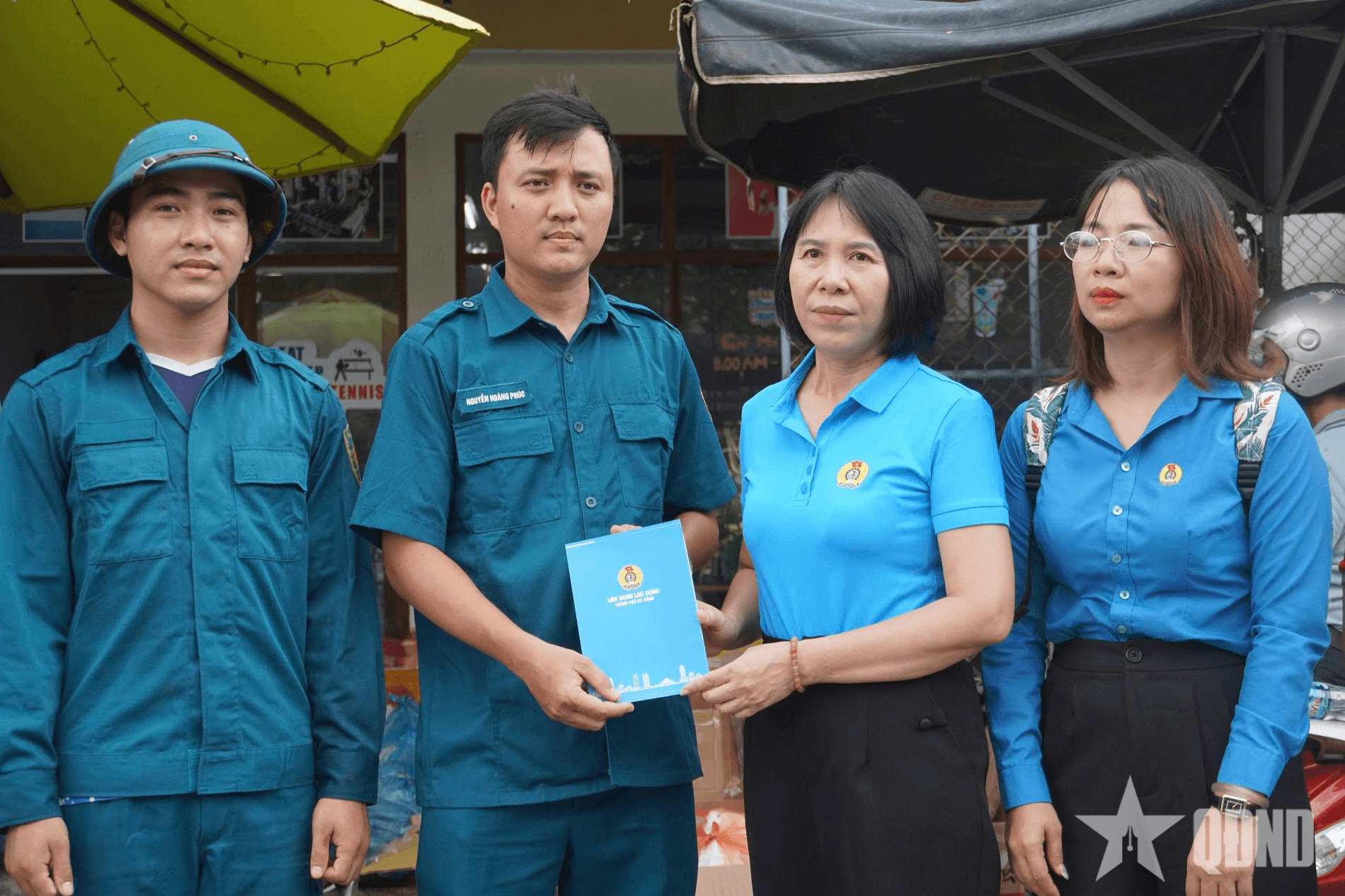 Chung tay hỗ trợ người dân vùng lũ Đà Nẵng