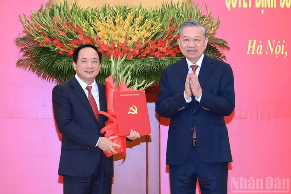 Tổng Bí thư Tô Lâm trao quyết định bổ nhiệm Đại tướng Trịnh Văn Quyết giữ chức Trưởng ban Tuyên giáo và Dân vận Trung ương